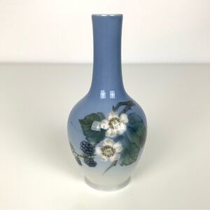 Royal Copenhagen Vase Blue Blackberries Flowers Floral Denmark Vtg 288 43-5